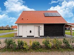 Cozy Retreat With Parking