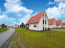Cozy Retreat With Parking