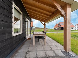 Cozy Retreat With Parking
