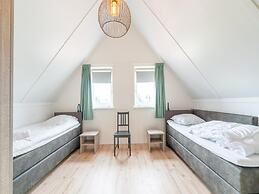 Cozy Retreat With Parking