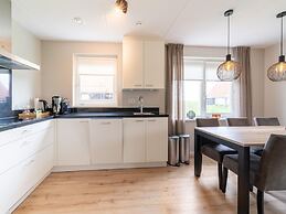 Cozy Retreat With Parking