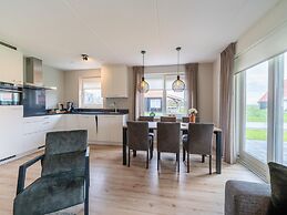 Cozy Retreat With Parking
