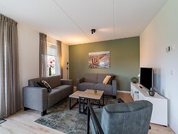 Cozy Retreat With Parking