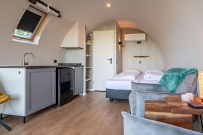 Unique Nature Lodge With Private Sauna and Unobstructed Views