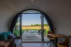 Unique Nature Lodge With Private Sauna and Unobstructed Views