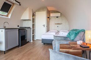Unique Nature Lodge With Private Sauna and Unobstructed Views
