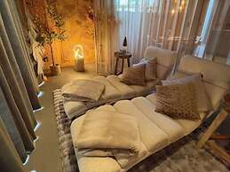 Wellness Retreat With Private Hot Tub