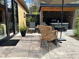 Wellness Retreat With Private Hot Tub