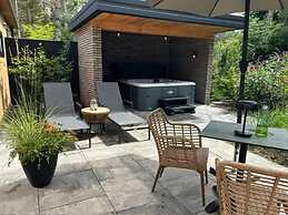 Wellness Retreat With Private Hot Tub