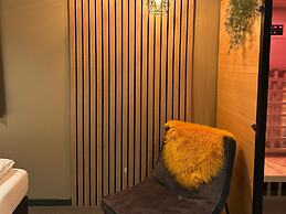 Wellness Retreat With Private Hot Tub