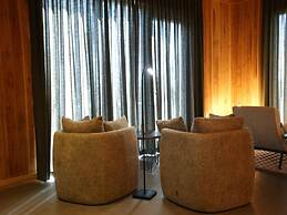 Wellness Retreat With Private Hot Tub
