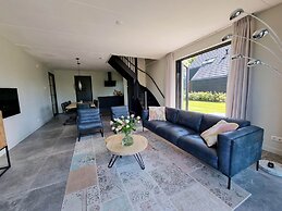 Water Villa in Balk With Lake Access