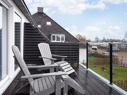 Apartment Sneekermeer With Water Sports Access