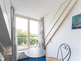 Waterside Stay With Private Jetty