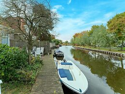 Waterside Stay With Private Jetty