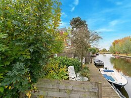 Waterside Stay With Private Jetty