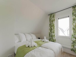 Holiday Home in Stavoren by Private Jetty