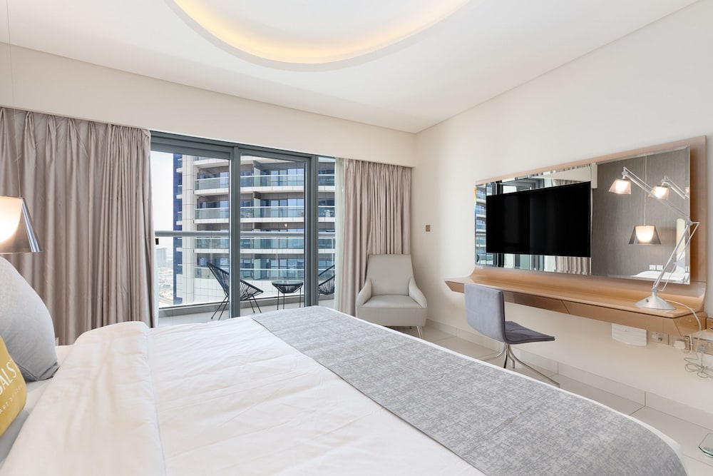GLOBALSTAY. DAMAC Tower Paramount