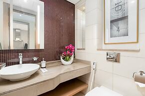 GLOBALSTAY. DAMAC Tower Paramount