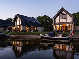 Attractive Holiday Home in Balk With Jetty