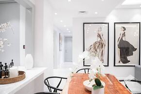 Luxurious Apartment With Iconic Burj View