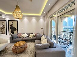 Luxurious Apartment With Iconic Burj View