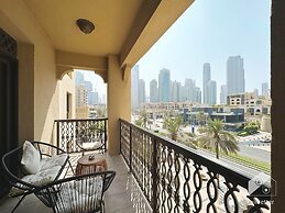 Luxurious Apartment With Iconic Burj View