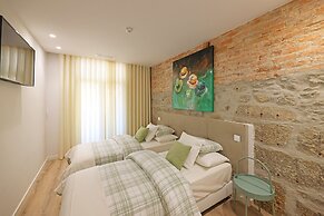 FLH Porto Downtown GuestHouse