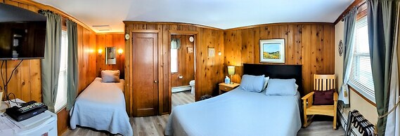 Riverside Motel