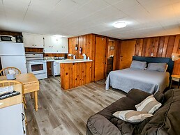 Riverside Motel