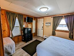 Riverside Motel