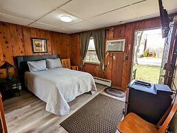 Riverside Motel