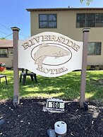 Riverside Motel