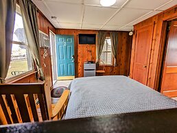 Riverside Motel