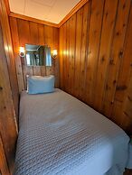 Riverside Motel