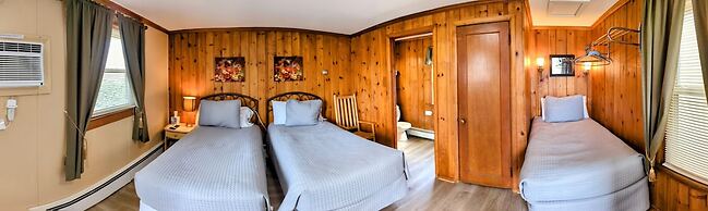 Riverside Motel