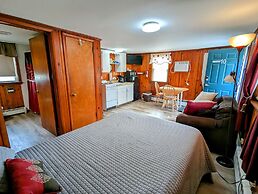 Riverside Motel