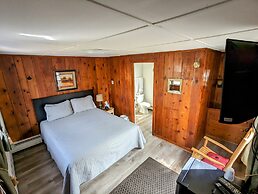 Riverside Motel
