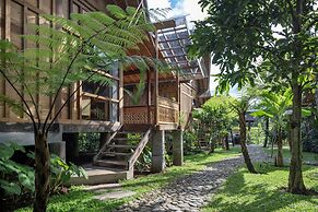 RUMAH KAYU RESORT