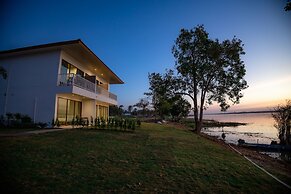 Lake House Naka Cave