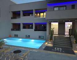 Yakinthos Hotel