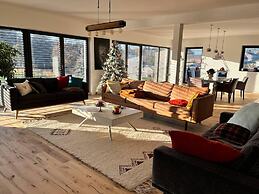House - Sleeps 8 - Pets Ok - Garden - Parking