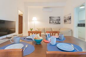Via Crispi in Como With 1 Bedrooms and 1 Bathrooms
