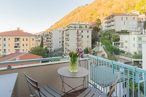 Via Crispi in Como With 1 Bedrooms and 1 Bathrooms