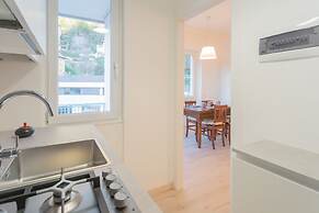 Via Crispi in Como With 1 Bedrooms and 1 Bathrooms