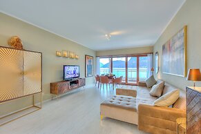 Emotion Lake View