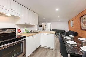 3 Bedroom Loft in Downtown Free parking