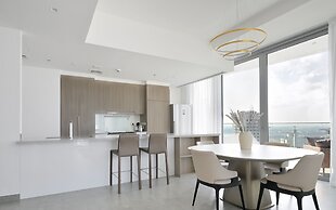 KOHH - 2BR in Stella Maris Tower