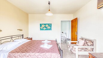 Akrotopi Apartments