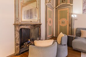Rovelli 41 in Como With 2 Bedrooms and 3 Bathrooms
